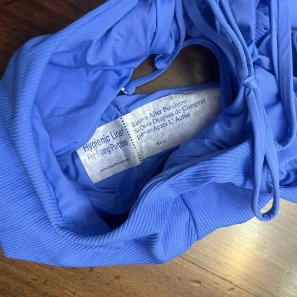 Becca Swimsuit Size Small 4 / 6 Periwinkle Blue Plunge Neck Gold Accent NWOT - Picture 9 of 13